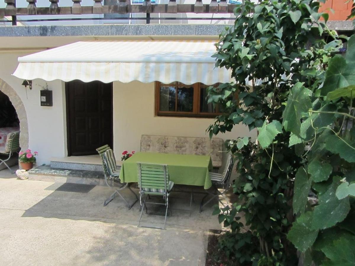 Apartments Marijana Srsici Exterior foto